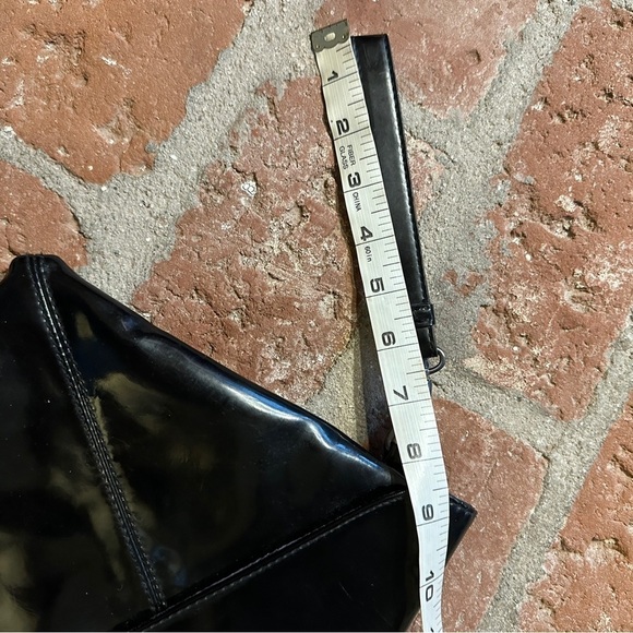 Kirna Zabete Large Clutch Wristlet • Black Patent • Red Rhinestone Kiss Lips - Picture 3 of 14